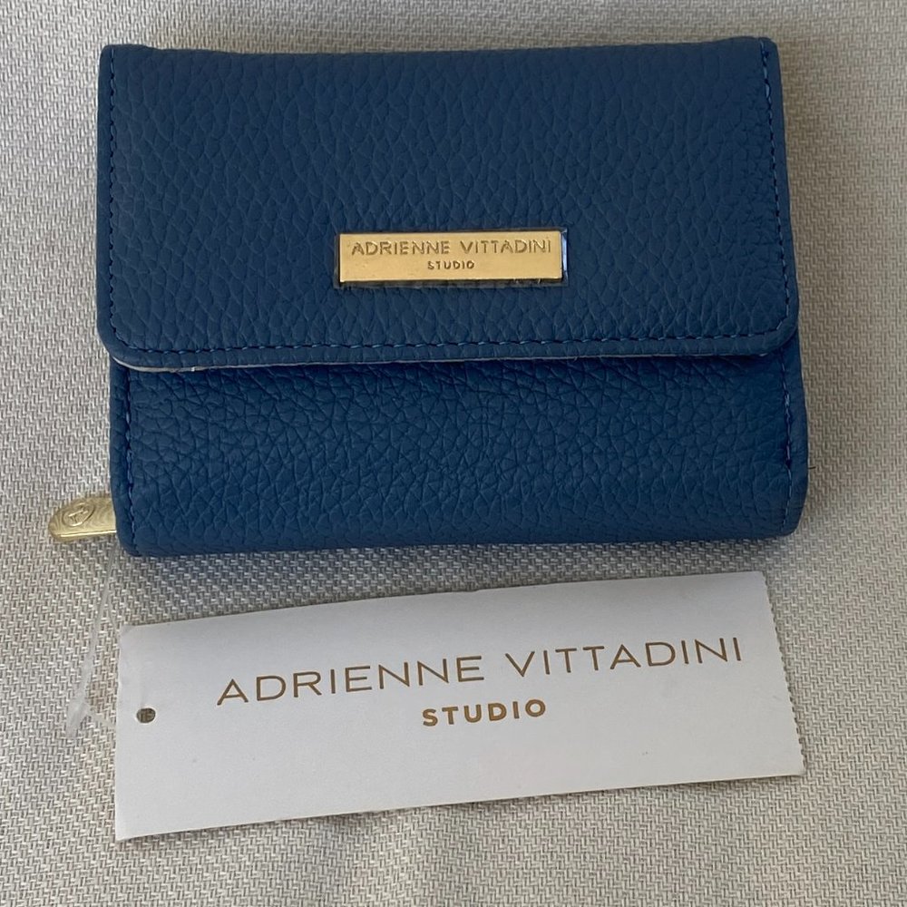 ADRIENNE VITTADINI Studio  Denim Blue Pebble Wallet-NWT